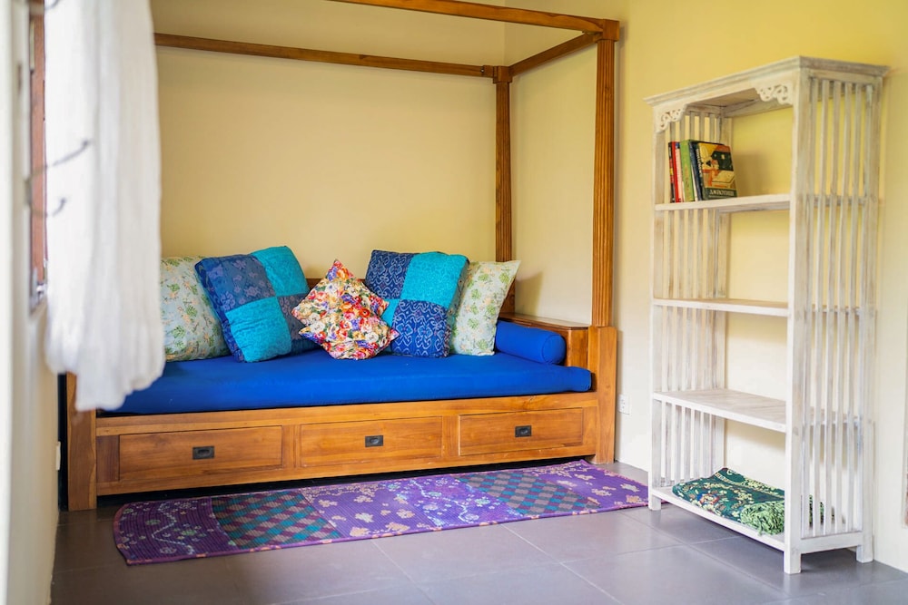 Devi's Place 31/50