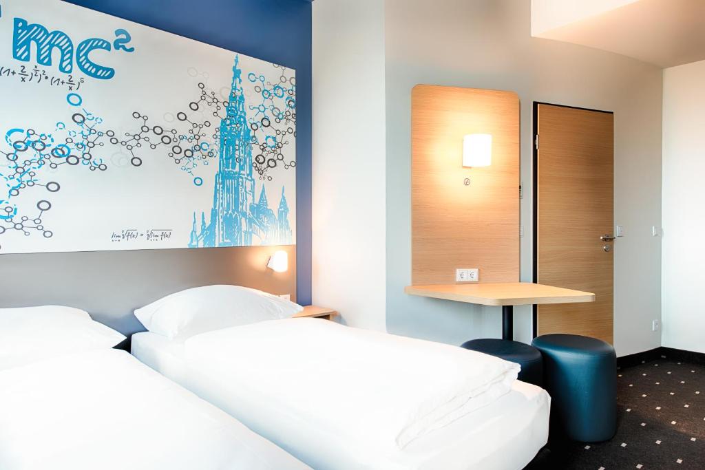 Room, Single, Twin Beds
