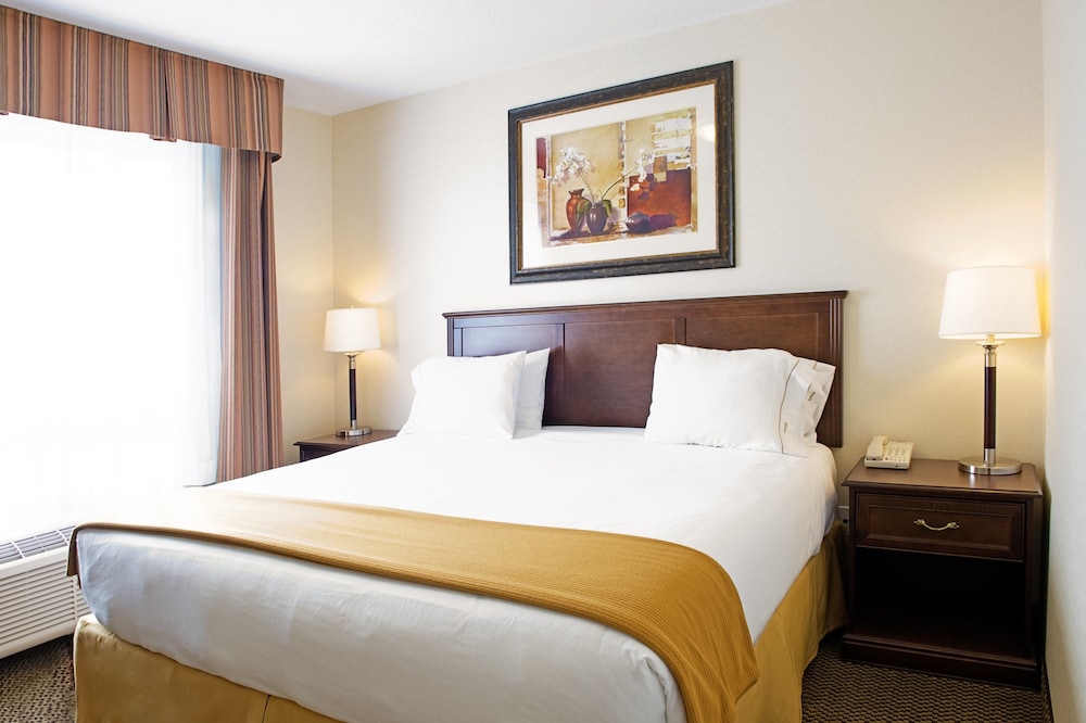 Holiday Inn Express Suites Slave Lake 21/69