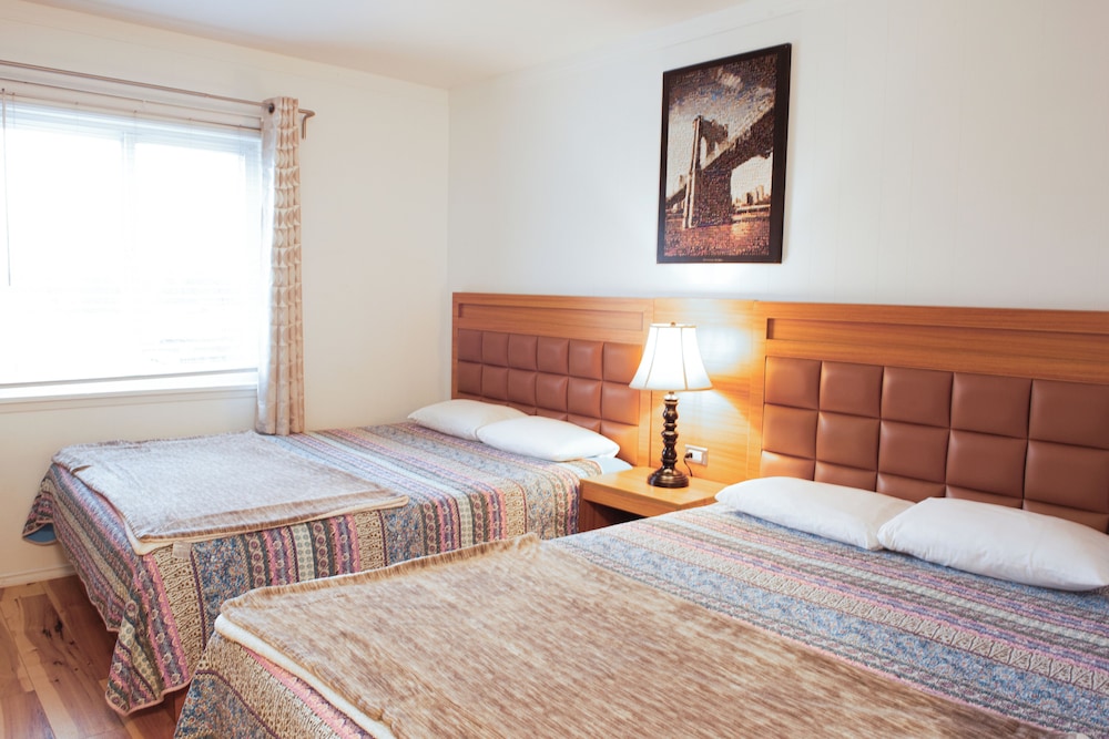 Pemberton Hotel (Motel) 17/49