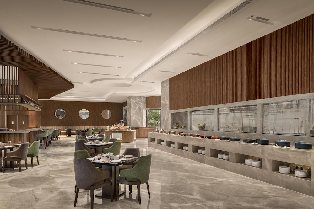 Radisson Hotel Delhi MG Road 25/33