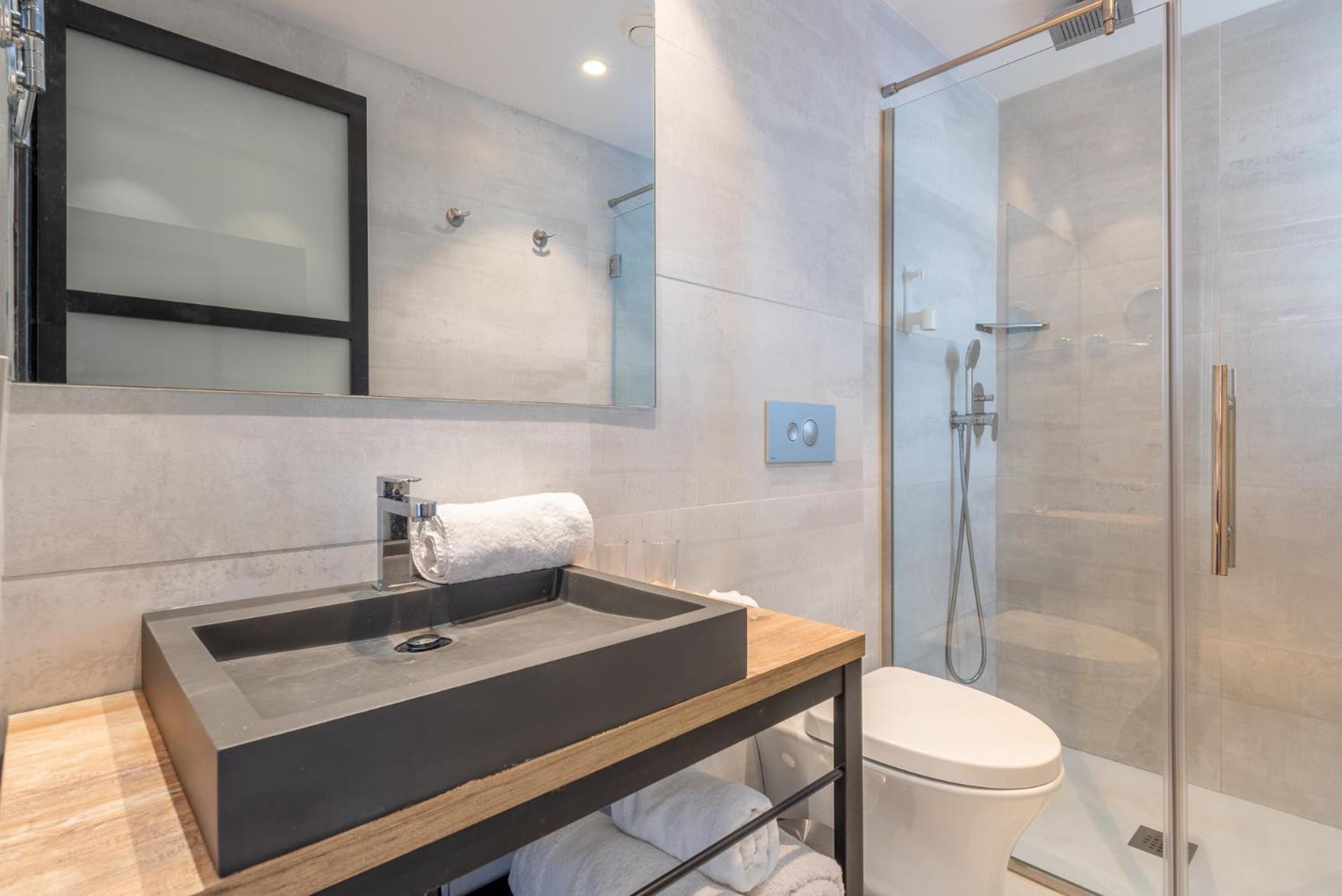 Room, Double Bed, No Balcony, Kyrat Amarac Suites 4/4