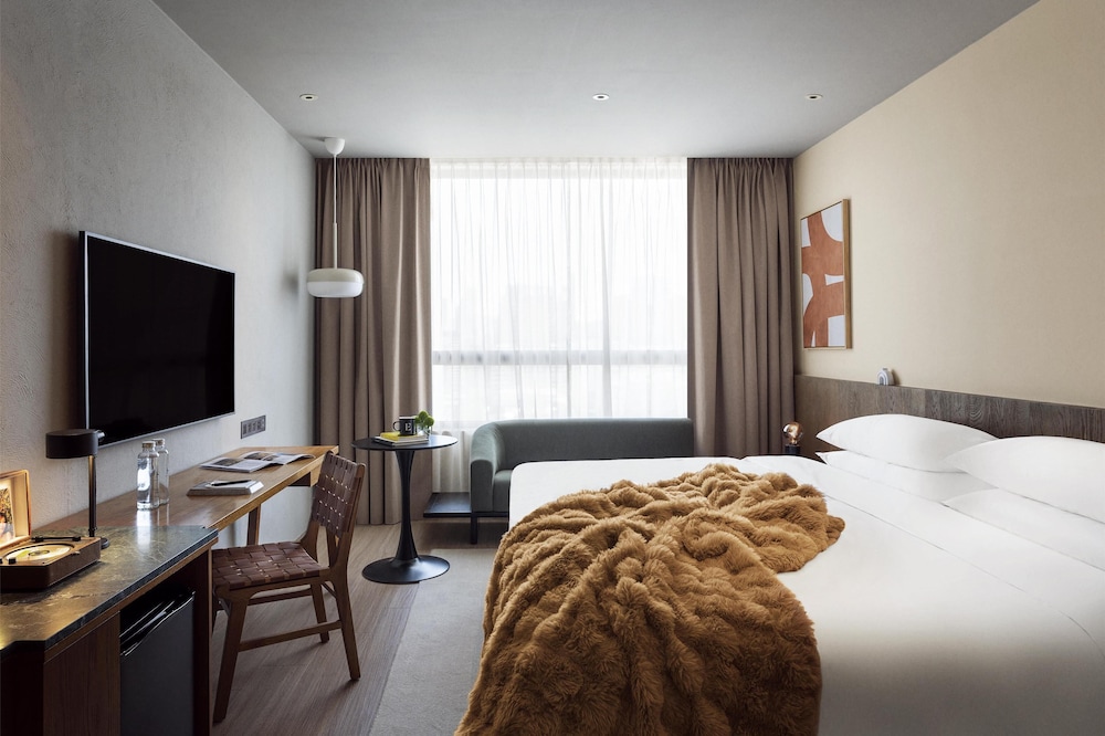 ROOM, TWIN BEDS