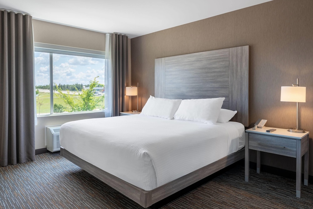 Wingate by Wyndham Kanata West Ottawa 11/49