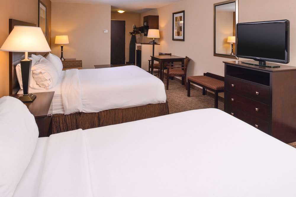 Holiday Inn Express Hotel And Suites Bridgeport 16/50