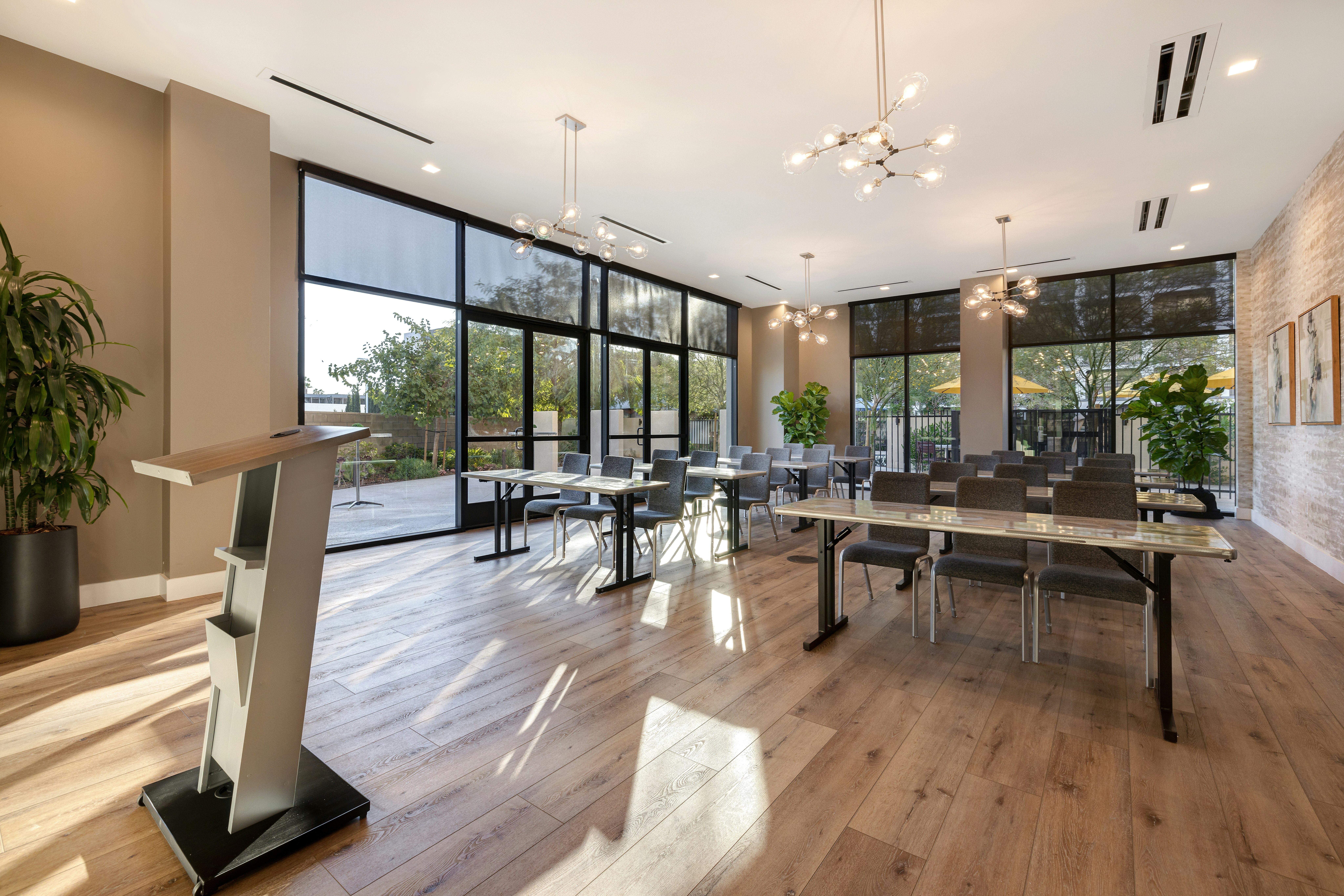 Home2 Suites By Hilton Anaheim Resort 22/45