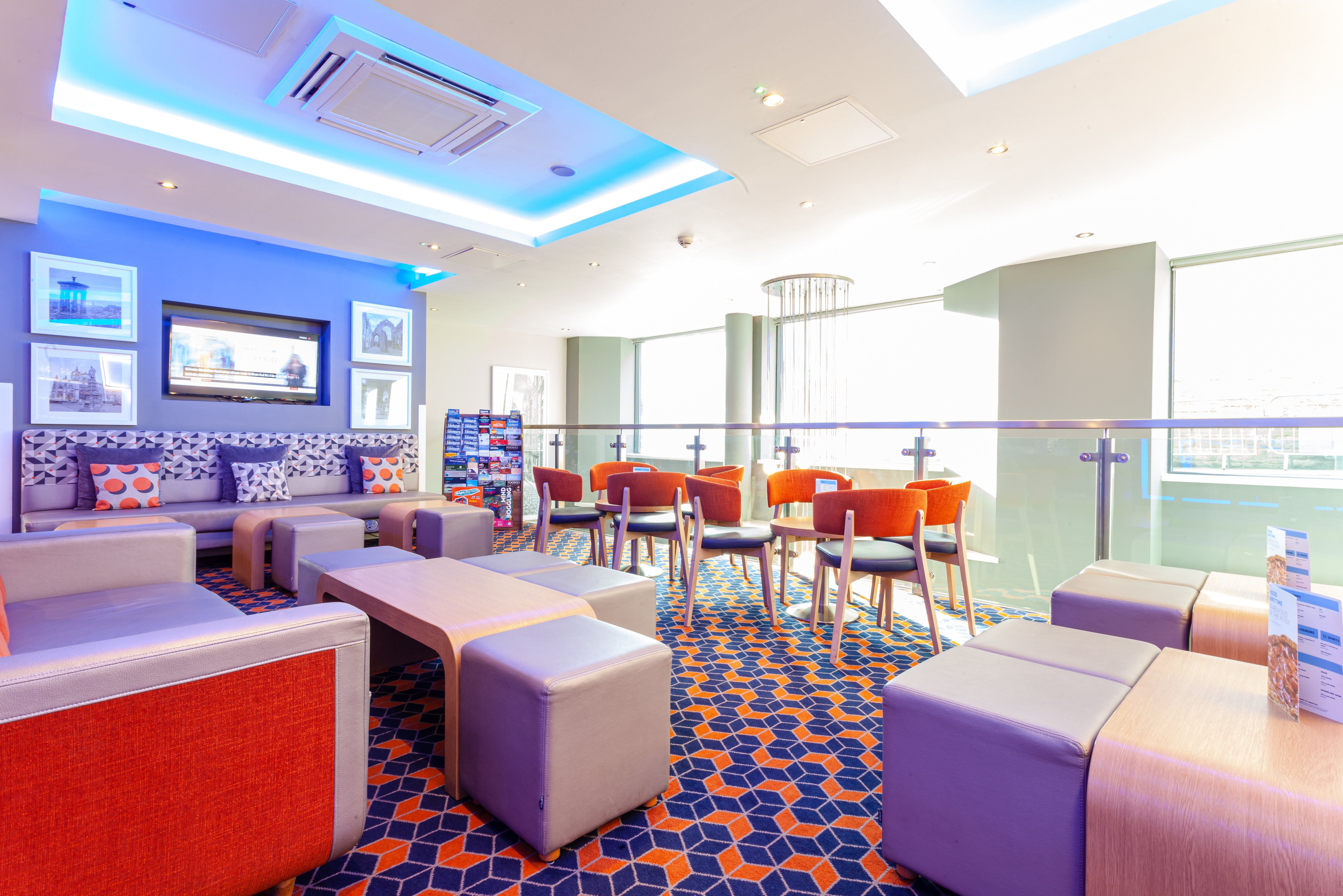 Holiday Inn Express Edinburgh Royal Mile 70/77