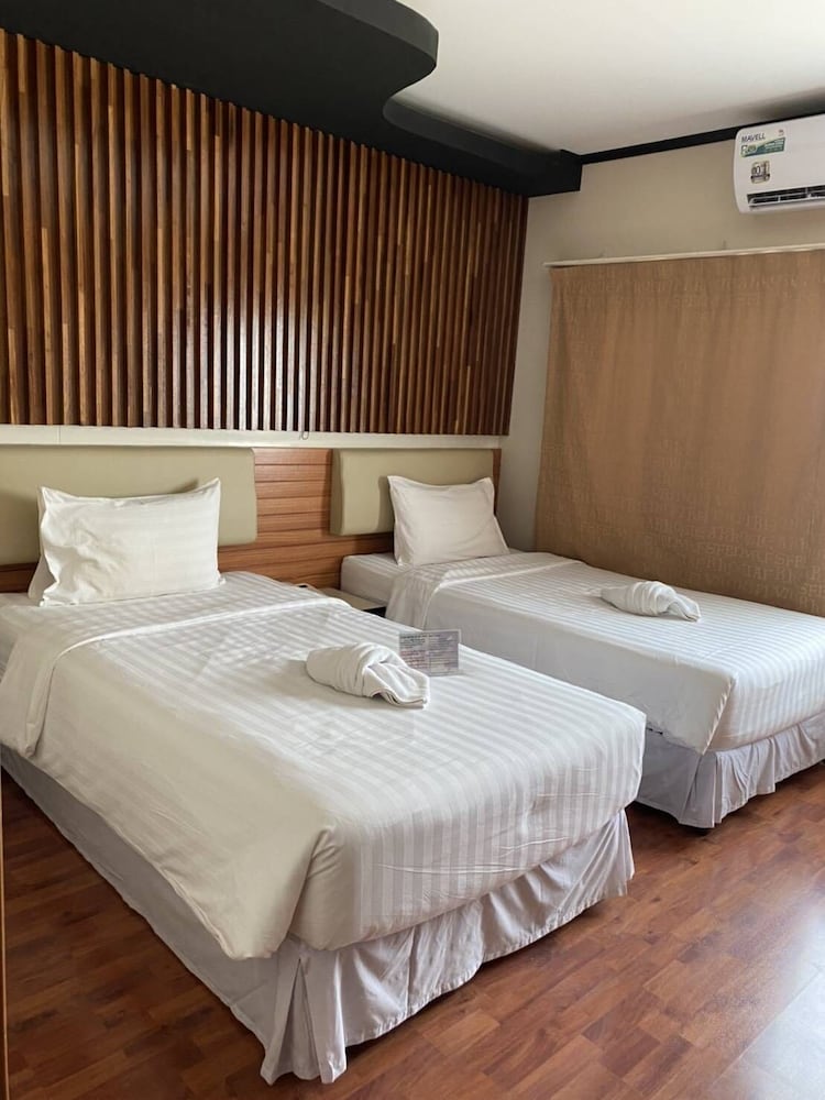 Cactus Resort & Hotel 17/65