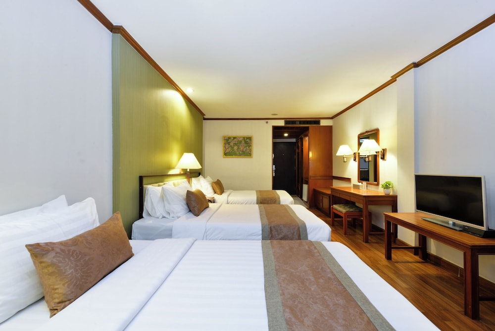 ROOM, TRIPLE