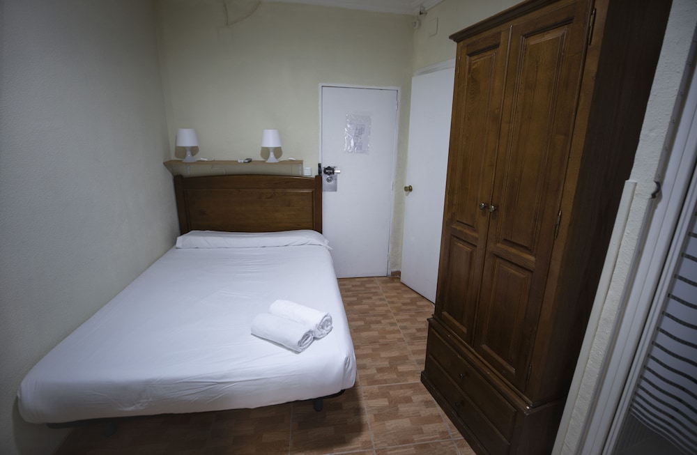 Hostal Los Perales 8/27