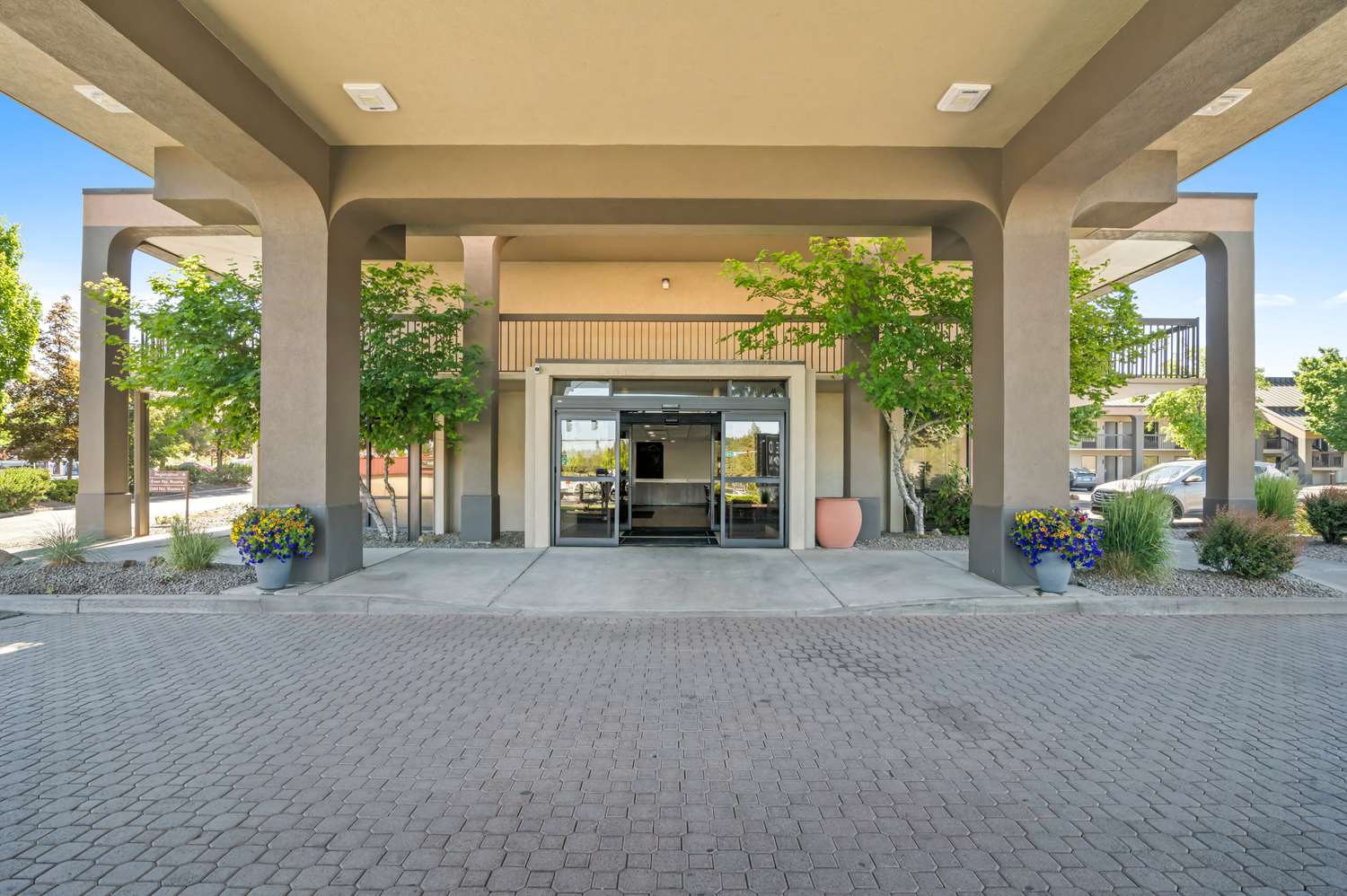 Red Lion Inn & Suites Deschutes River Bend 14/30