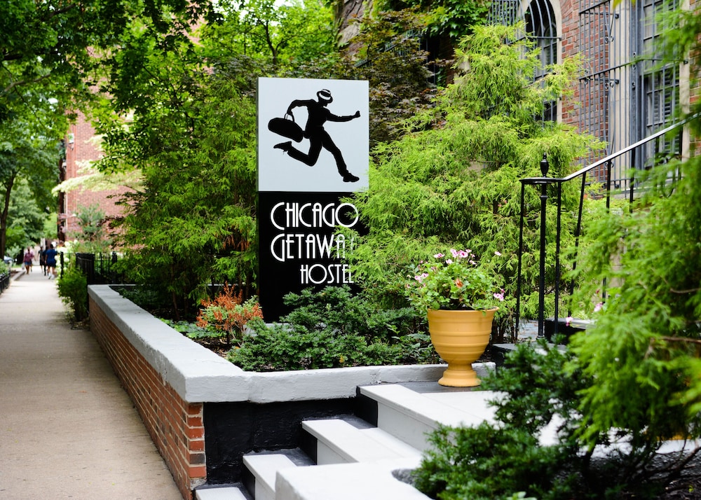 Chicago Getaway Hostel 43/50