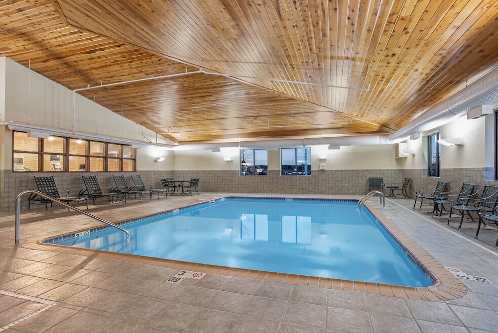 La Quinta Inn & Suites by Wyndham Norwich-Plainfield-Casino 4/33