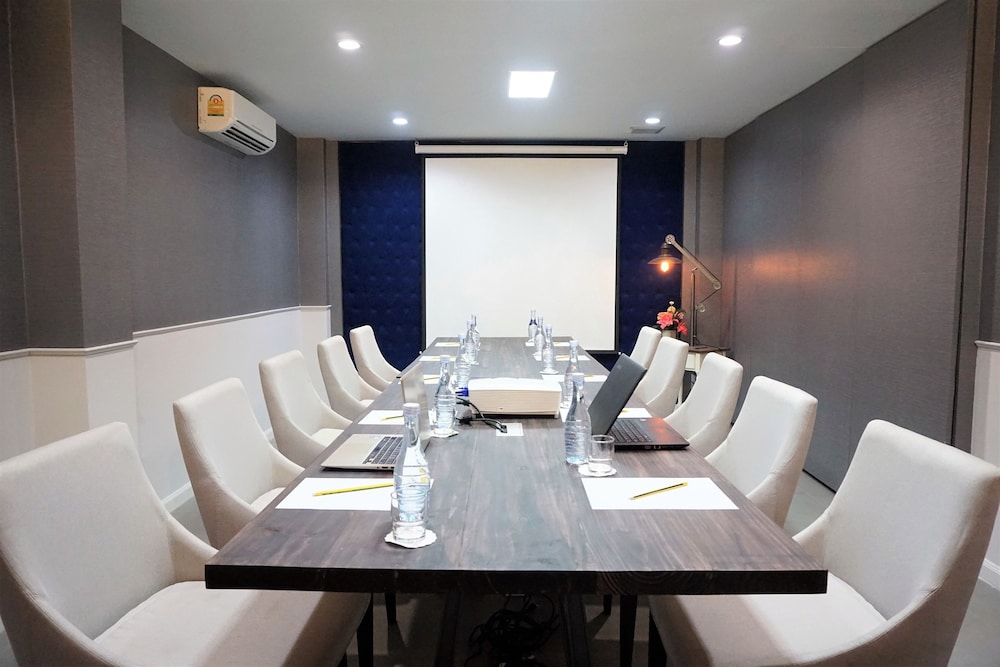 Marquise Boutique Hotel 56/64