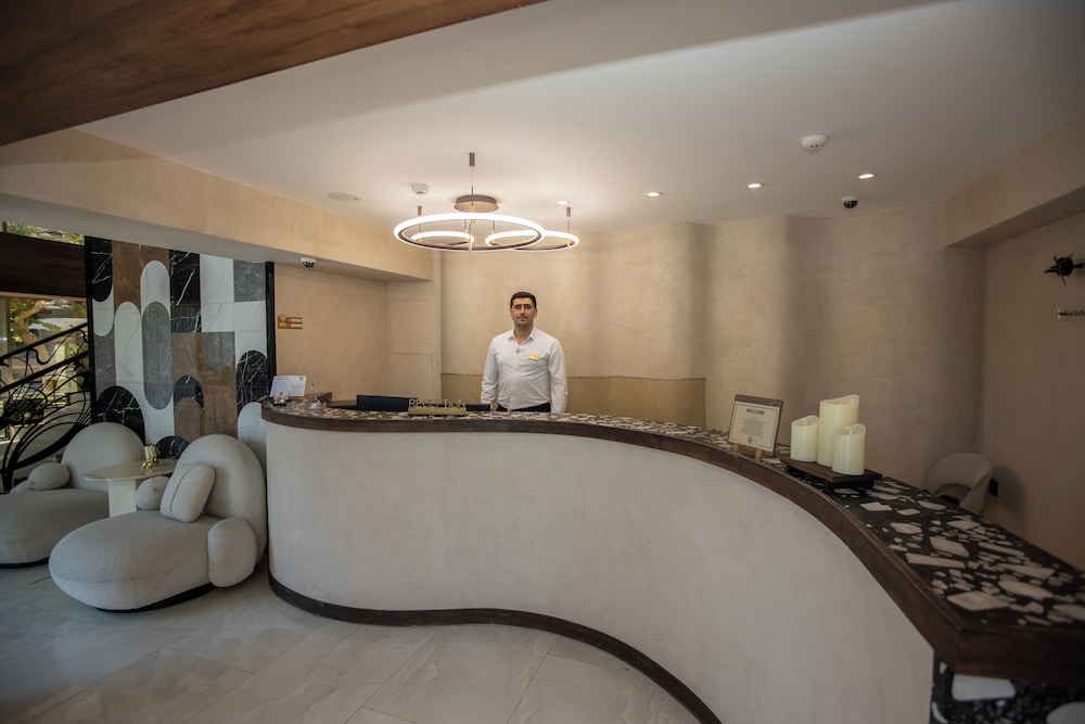 Dondar Hotel 13/61