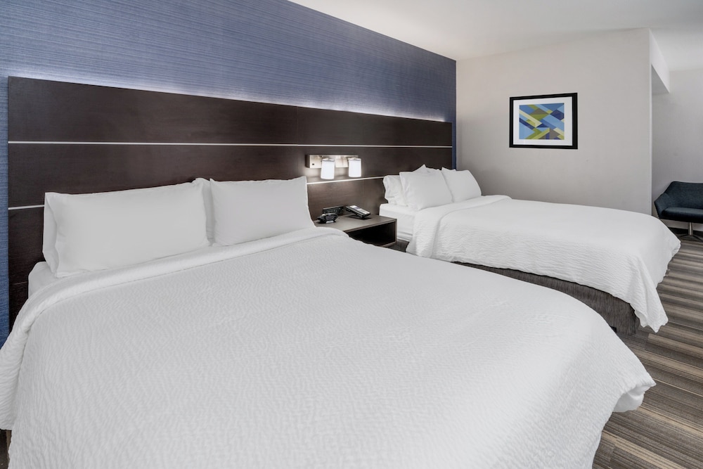 Holiday Inn Express And Suites Deadwood Gold Dust Casino 27/78