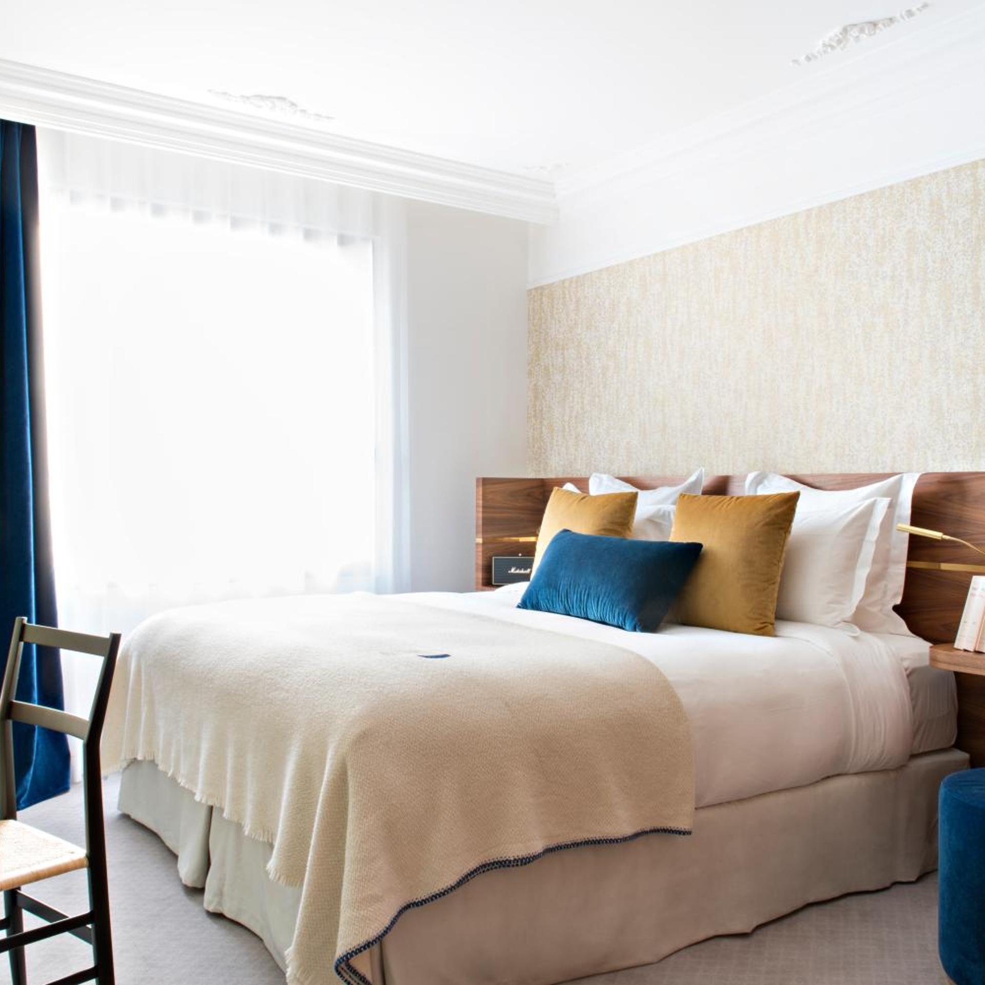 Deluxe, Double Bed