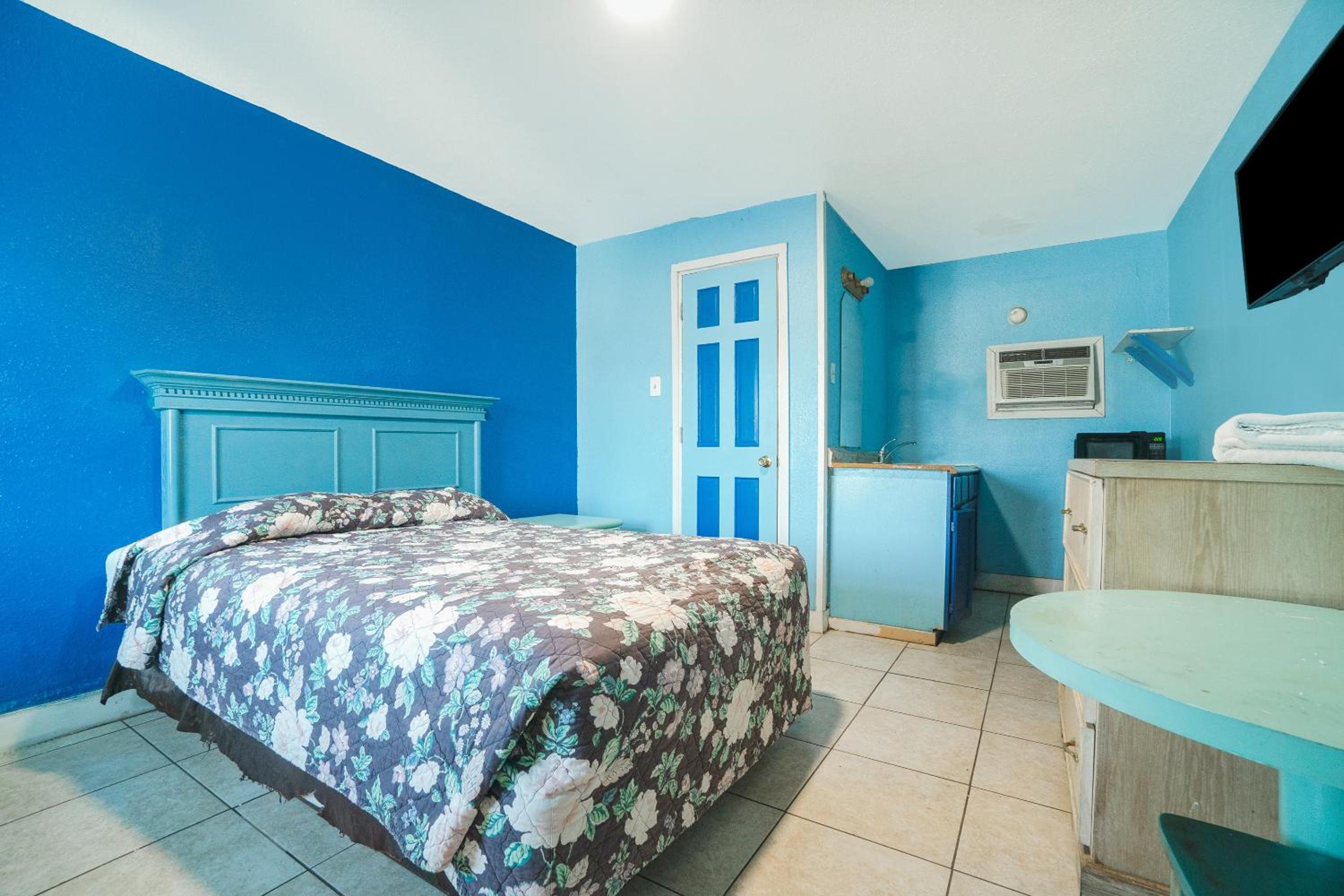 ECONOMY, DOUBLE BED