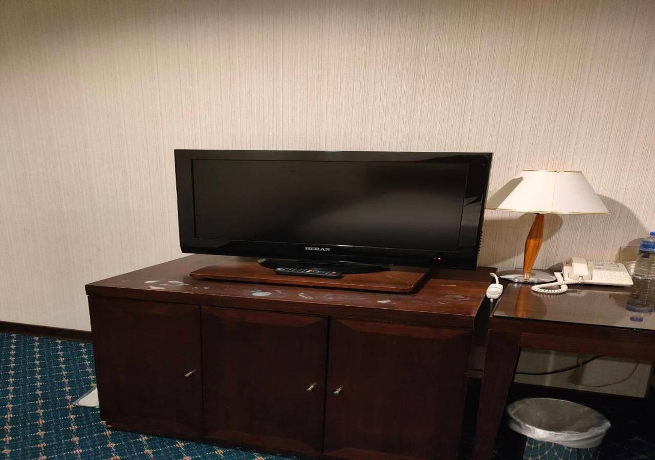 Champion Hotel 40/50