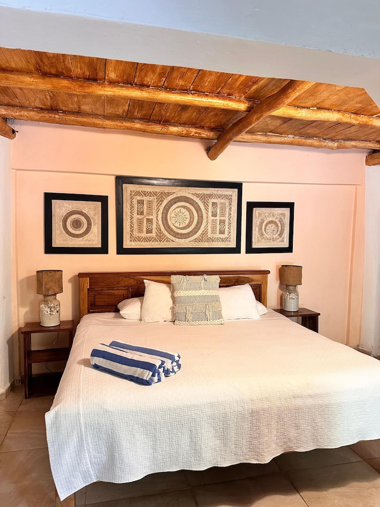 ROOM, KING BED, GARDEN VIEW