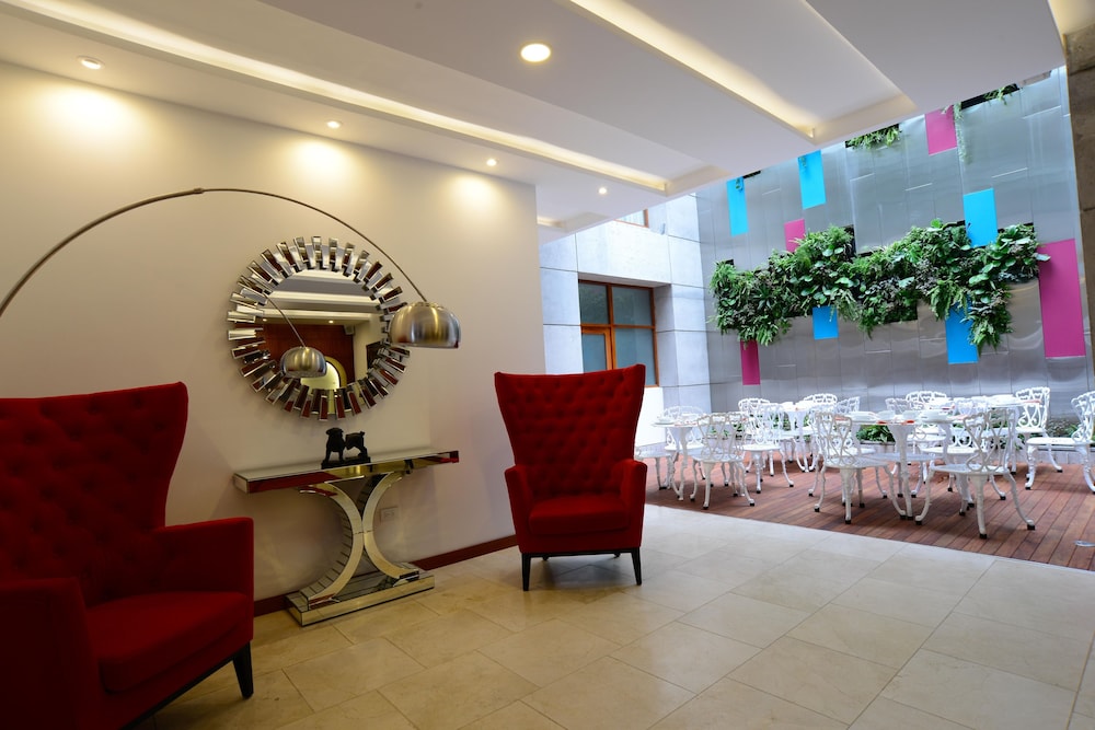 HOTEL BOUTIQUE MARQUIZ 48/57