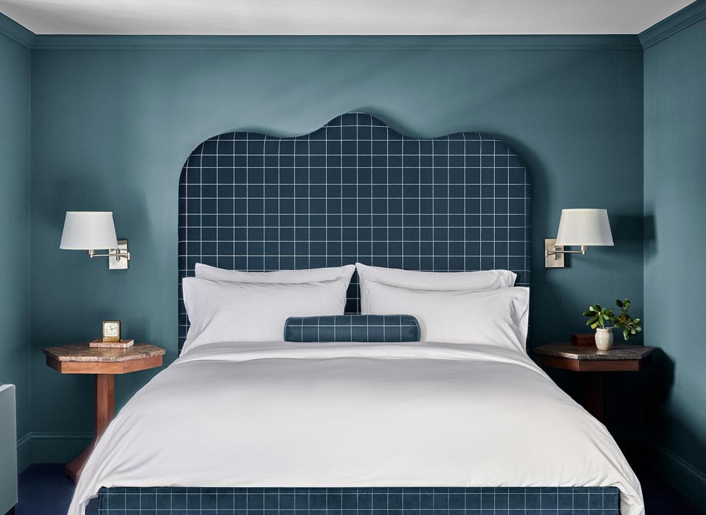 Deluxe, King or Queen Bed