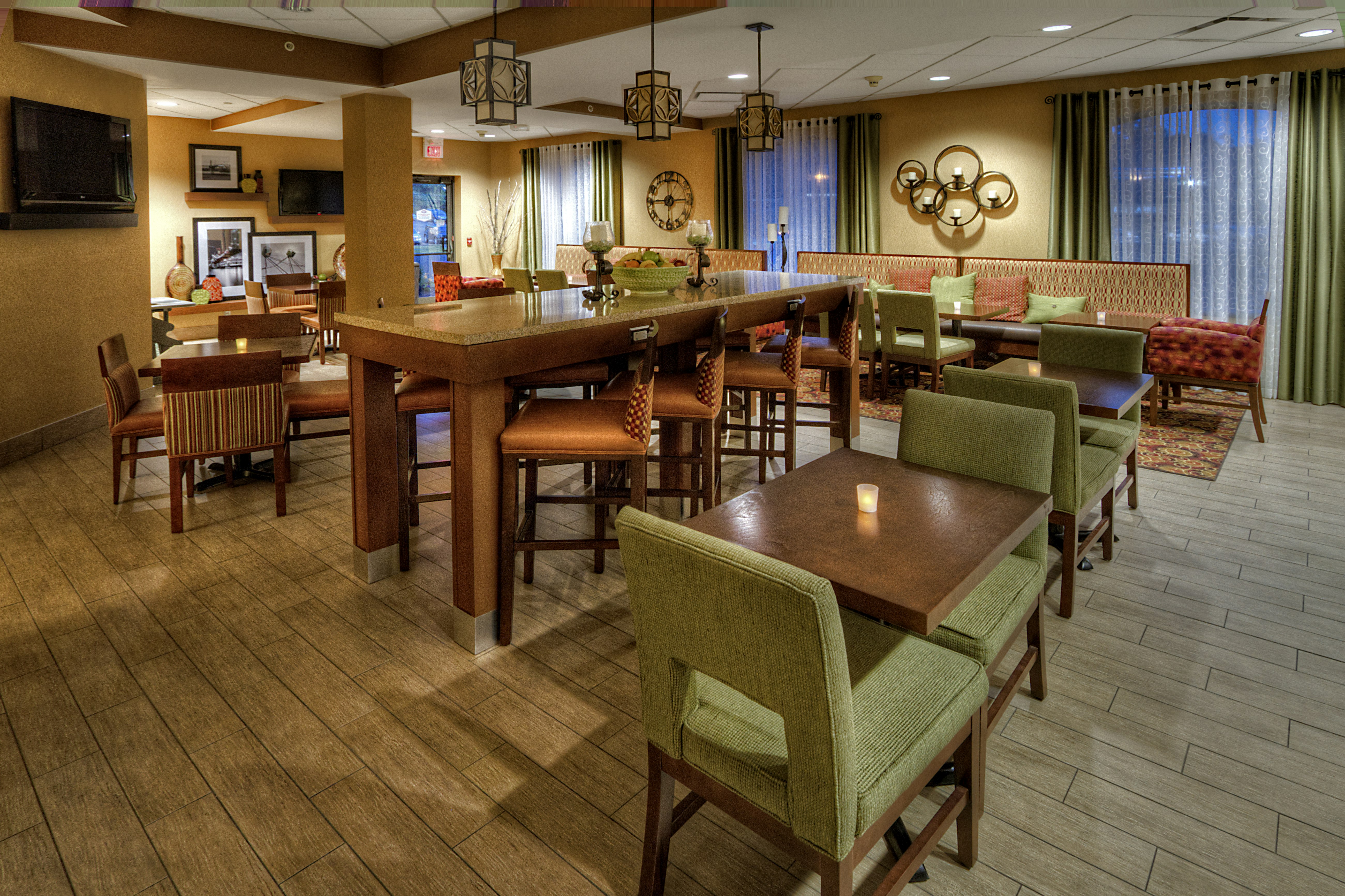 Hampton Inn Pittsburgh-West Mifflin 16/33