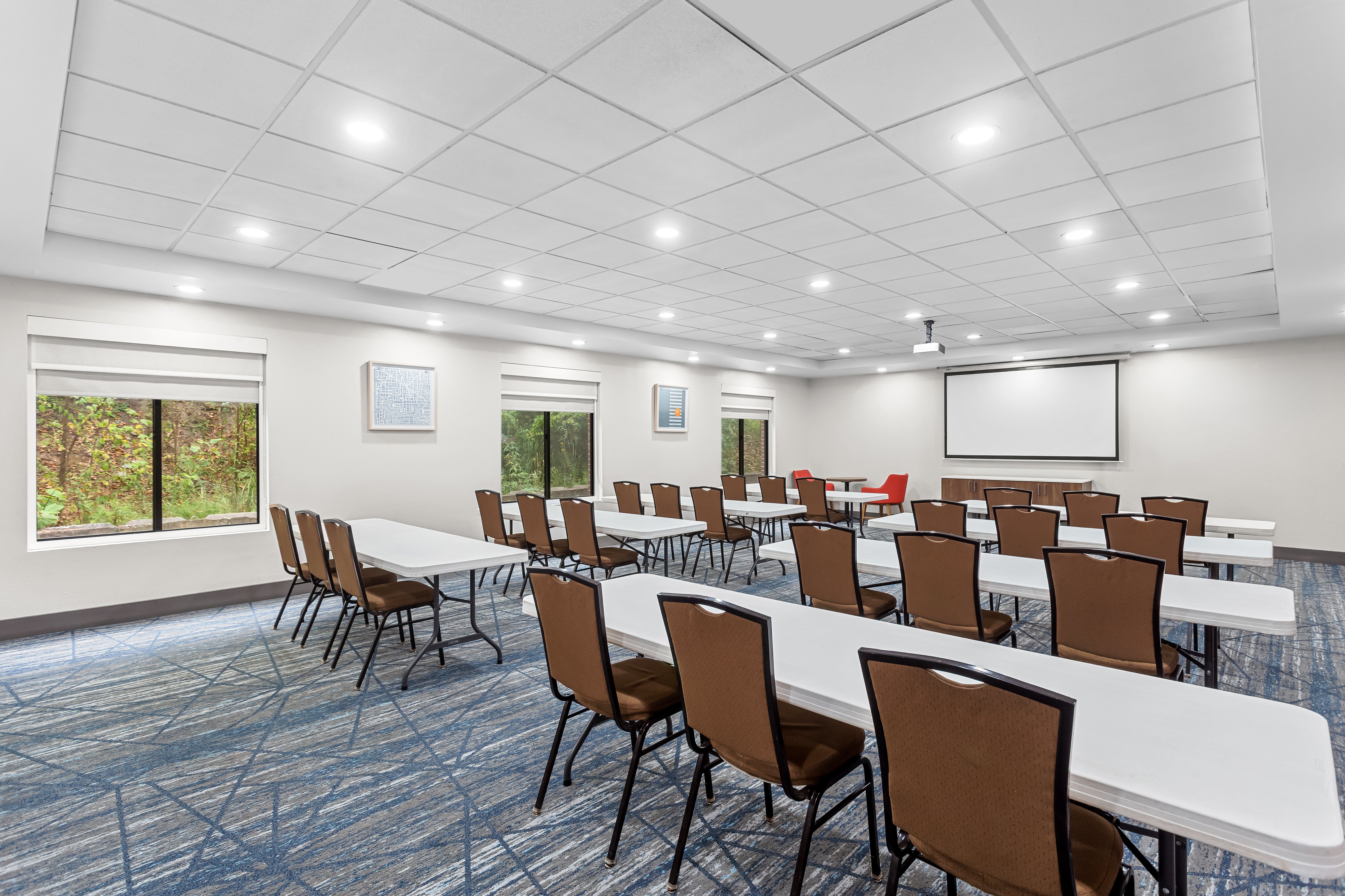 Holiday Inn Express Hotel & Suites Cross Lanes 66/75