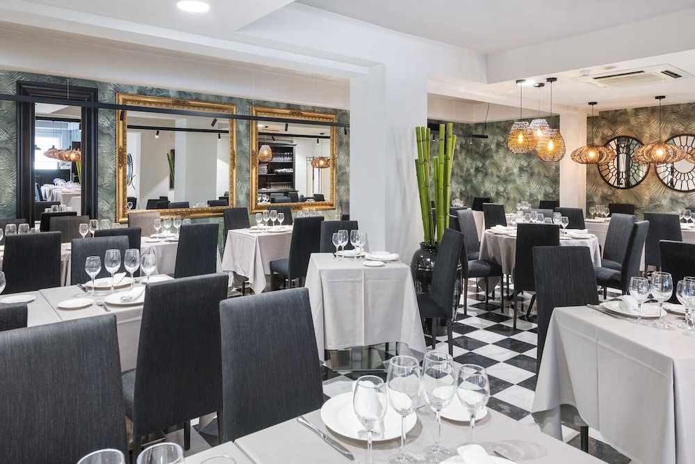 restaurant cafeteria