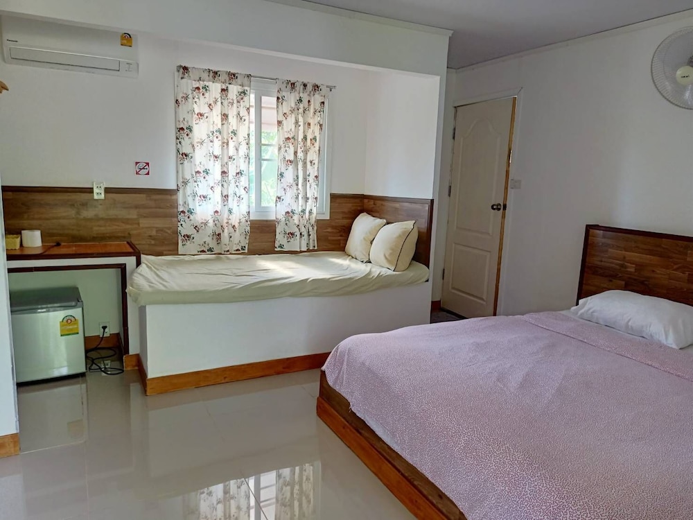 Les Collines Resort 9/41