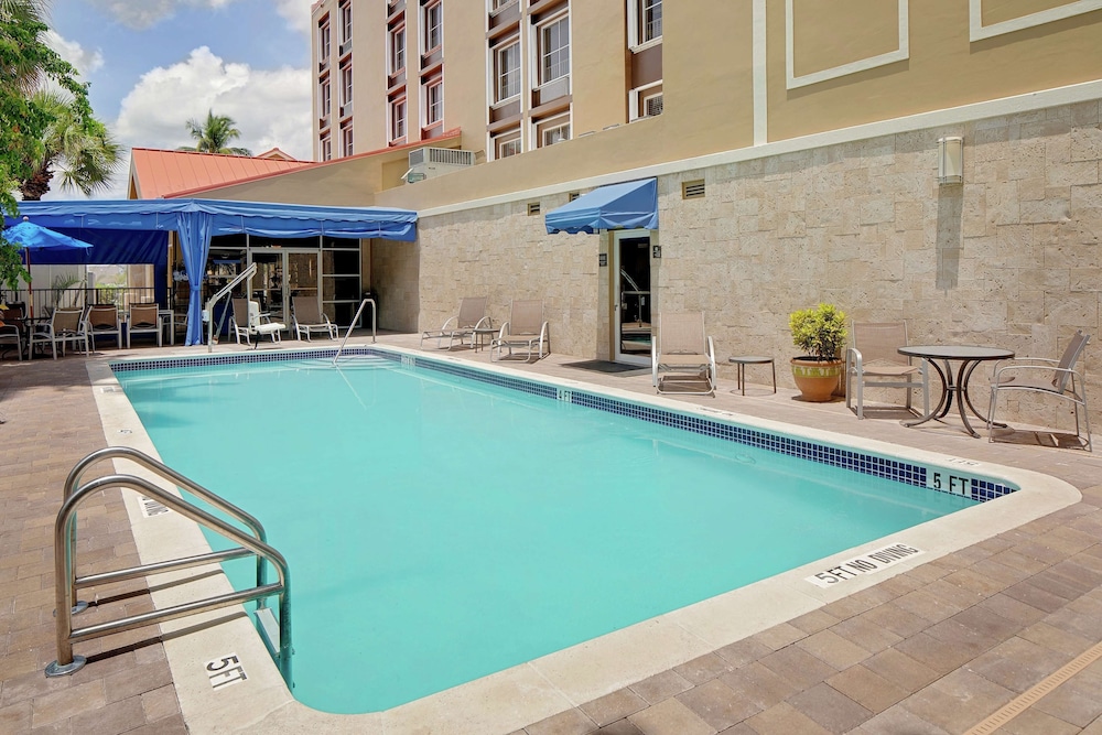 Hampton Inn and Suites Fort Lauderdale Airport South Cruise Port 5/43