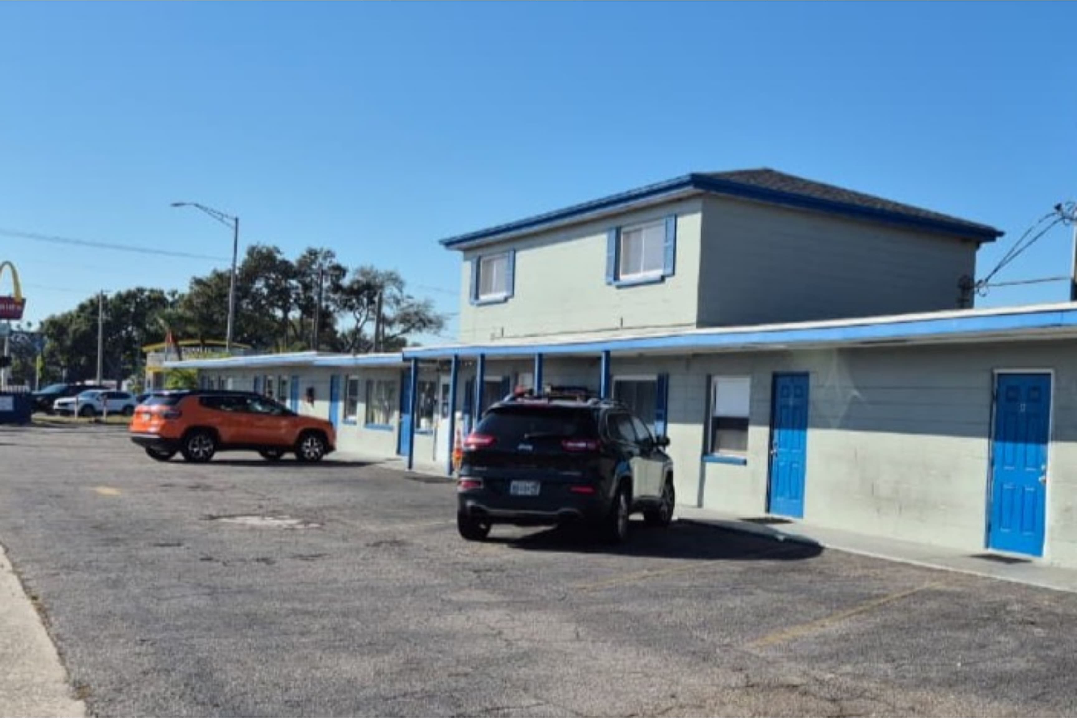 Base Motel By OYO South Tampa 24/32