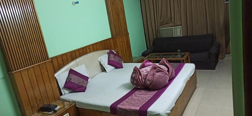 Hotel Delhi Regency 36/63