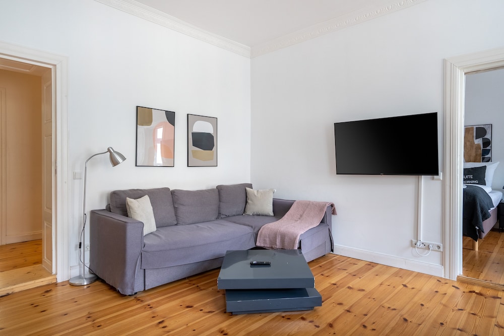 Schoenhouse Apartments 30/50