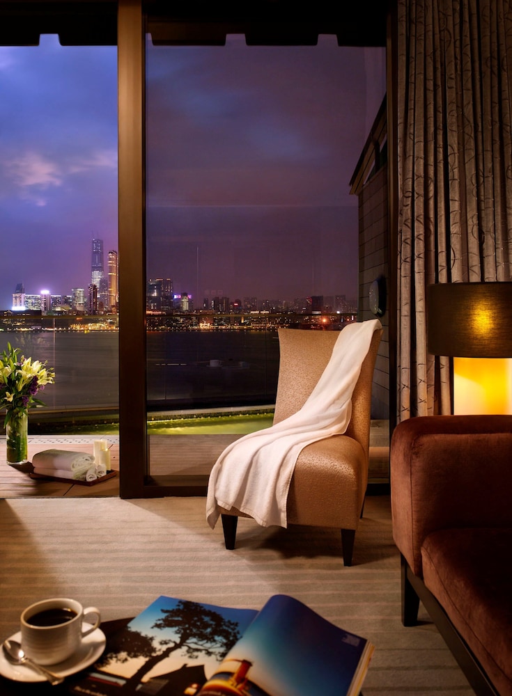Harbour Grand Hong Kong Hotel 23/68