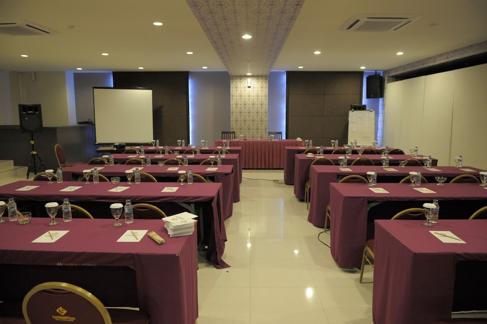 Lombok Plaza Hotel Convention 35/41