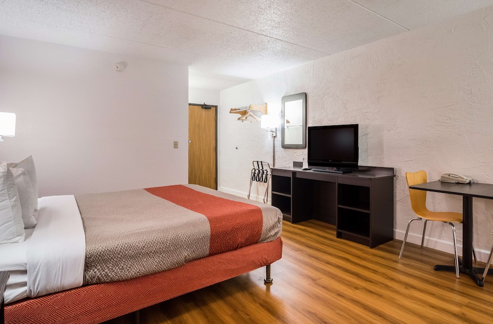 Motel6 Prospect Heights, IL 23/39