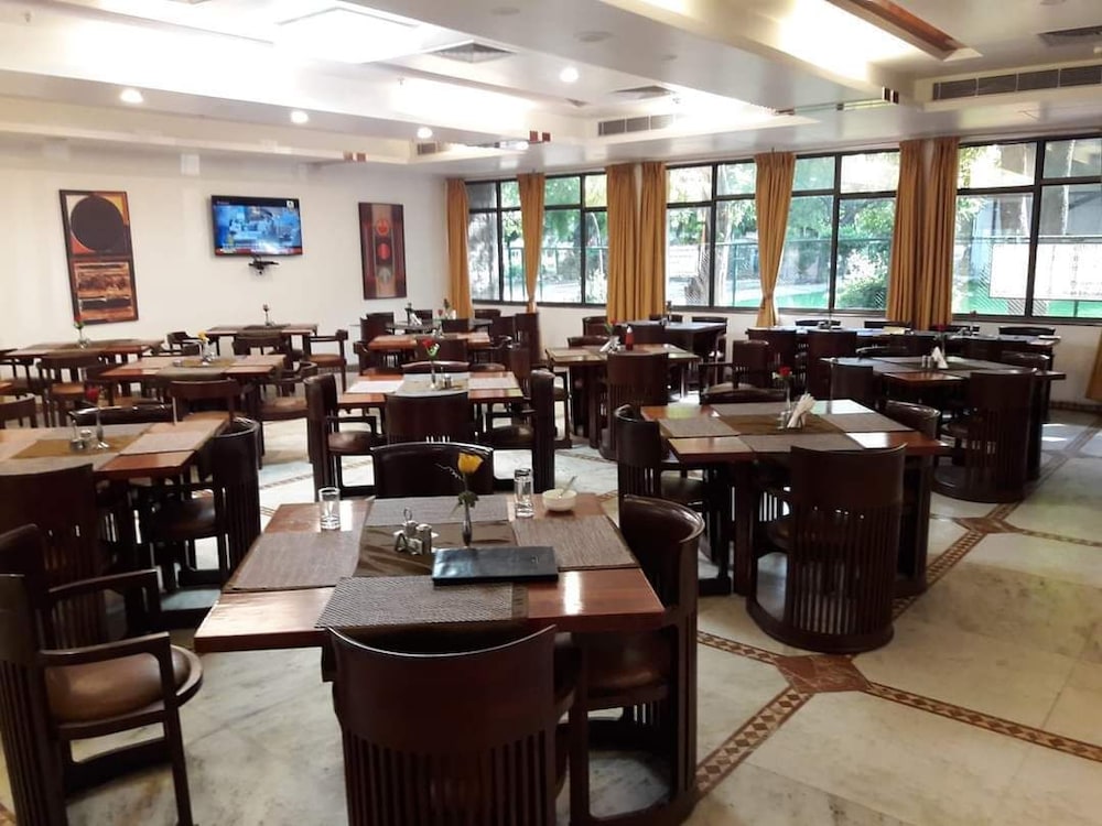 Ymca Tourist Hostel 39/43