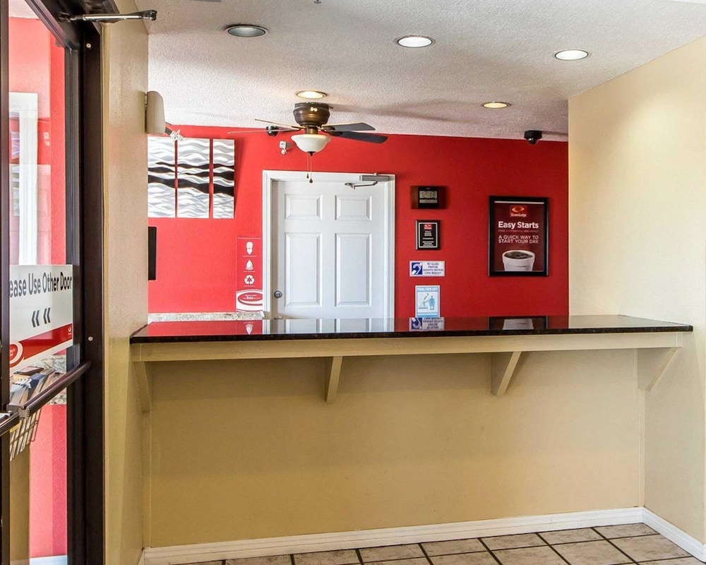 Econo Lodge Pryor 9/58