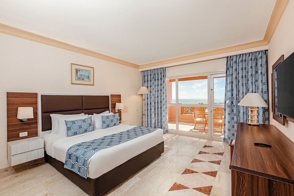 DELUXE SEA VIEW ROOM