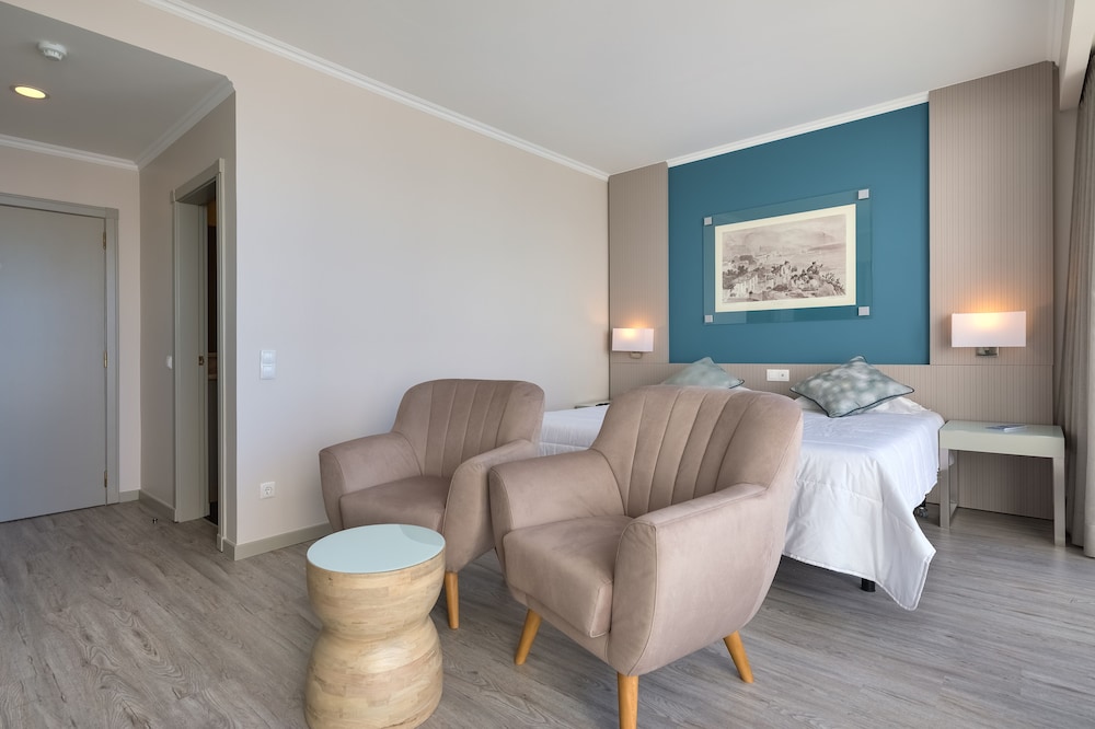 Orca Praia 32/49