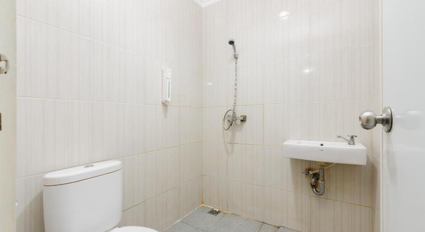 Reddoorz Plus Near Mall Ciputra Jakarta 49/51