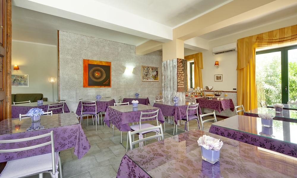CASALE ROMANO RESORT 30/50