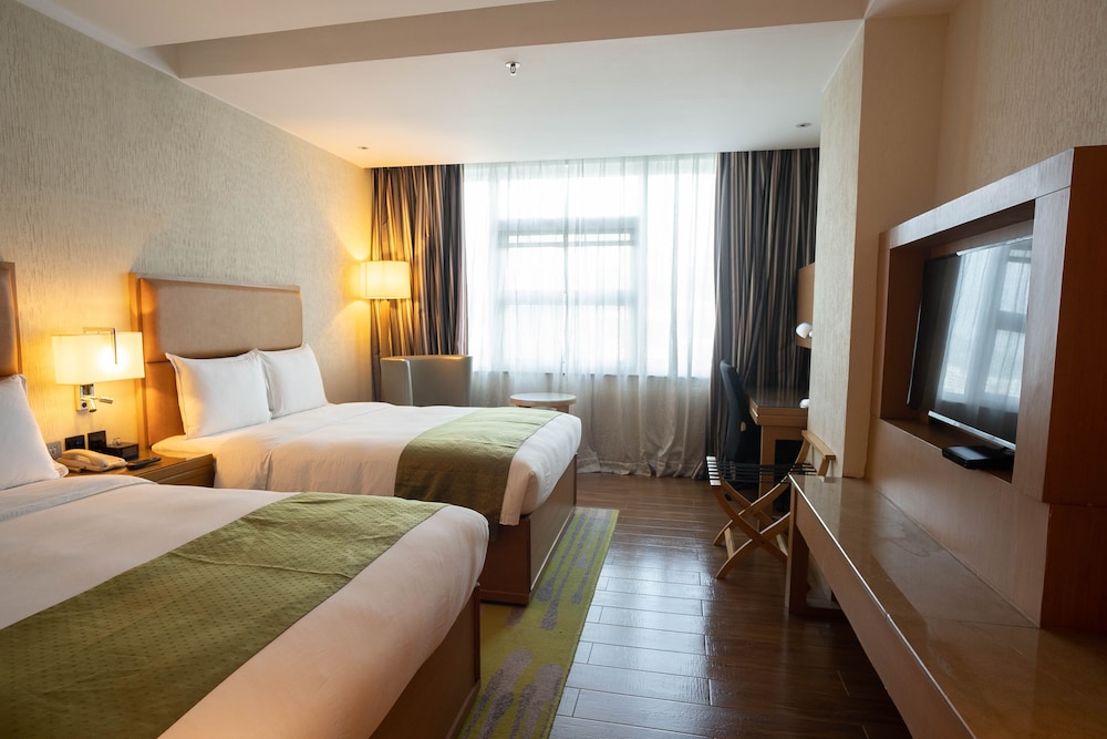 Holiday Inn Baguio City Centre 6/25