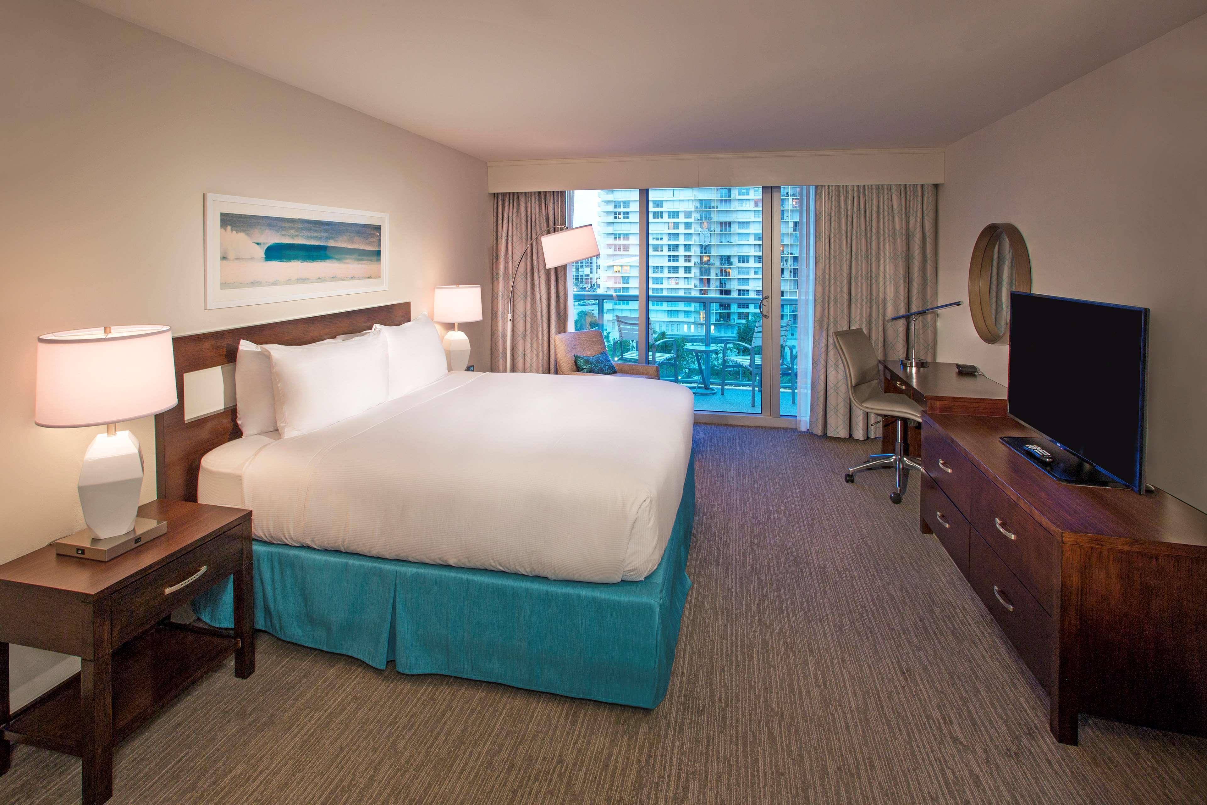 2 ROOMS, SUITE, KING BED