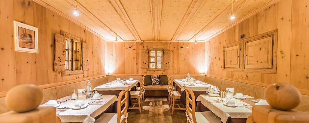 Capriolo Hotel 45/69