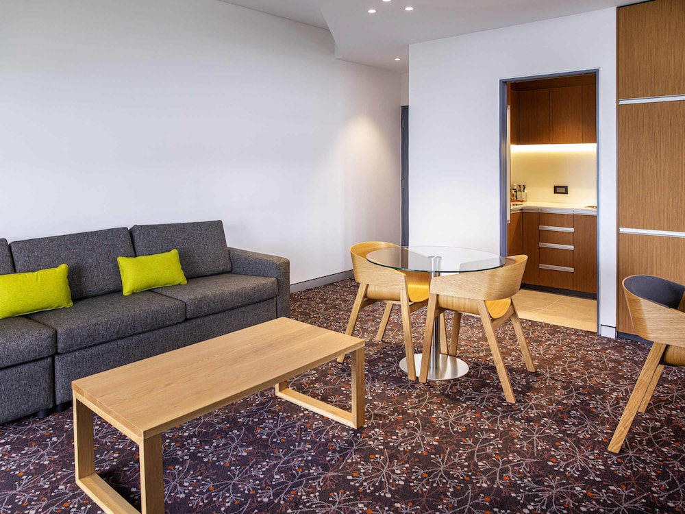 Mercure Sydney Liverpool 26/48