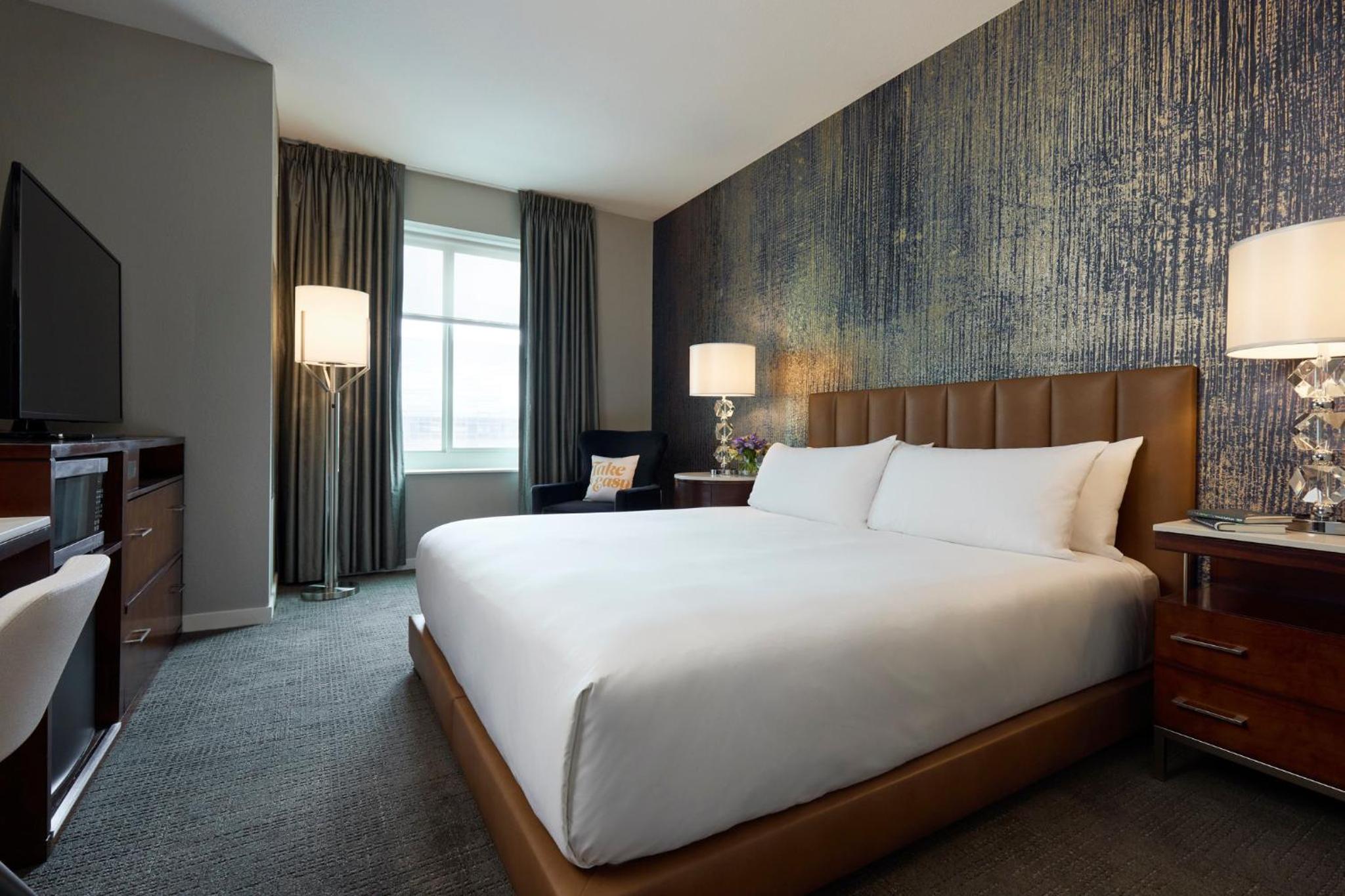 Classic, King Bed