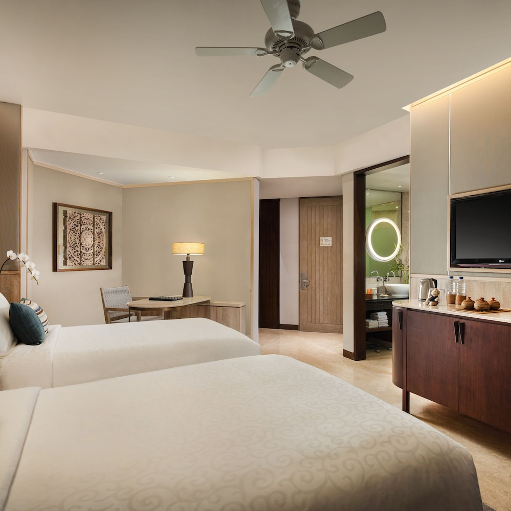 DELUXE, TWIN BEDS, POOL VIEW, BALCONY