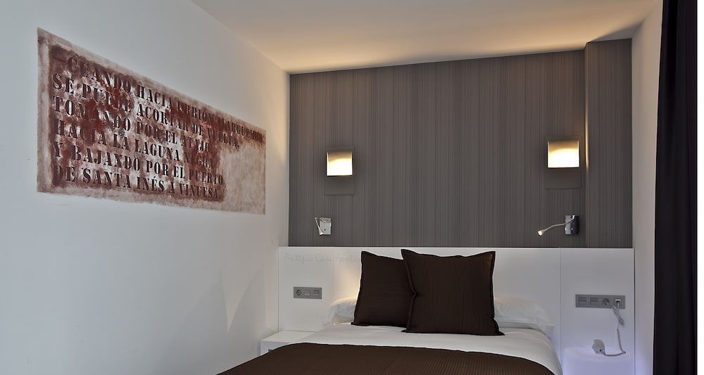 Apolonia Hotel 11/50